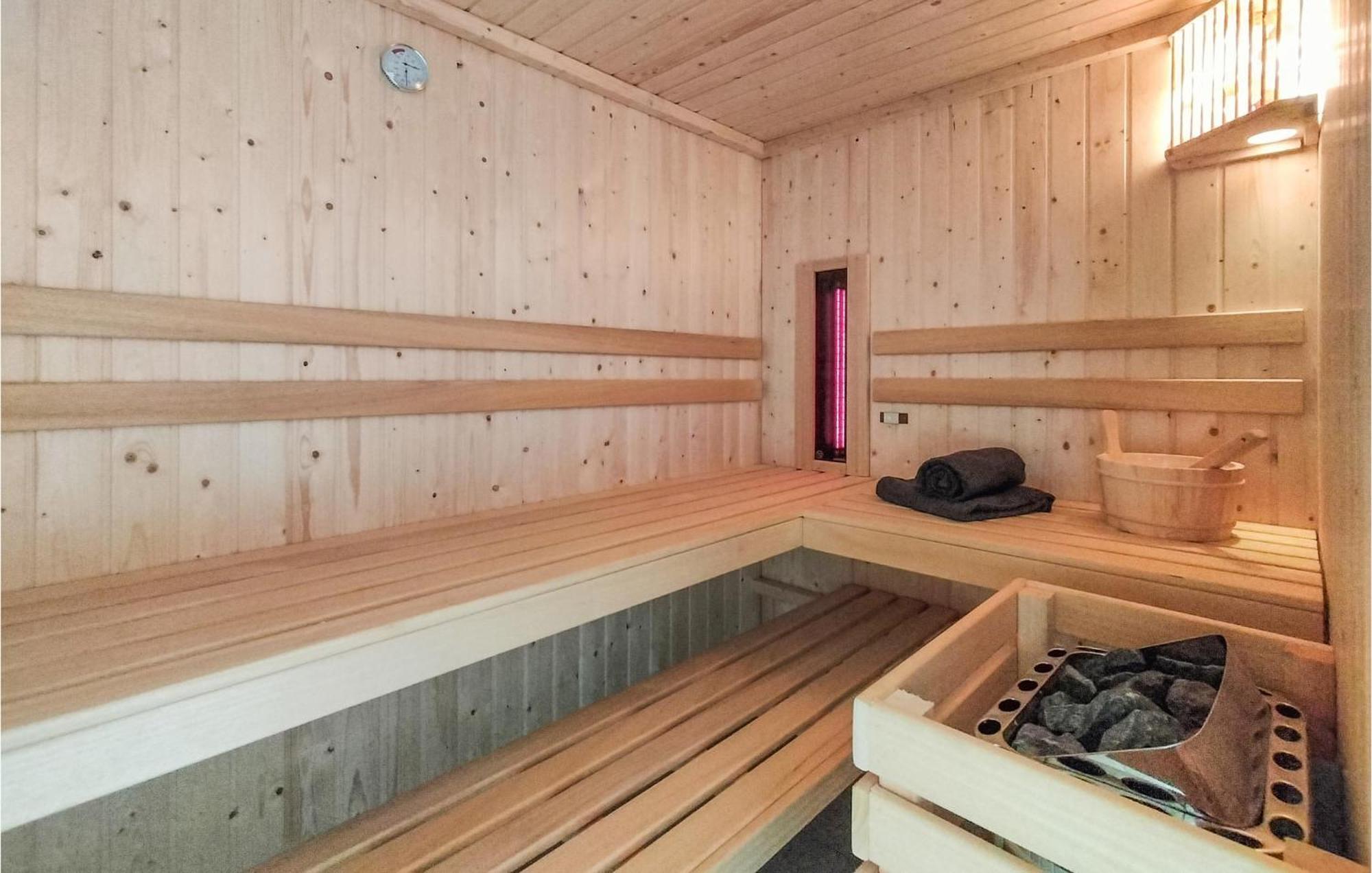 Cozy Home In Oosterwolde With Sauna Exterior photo